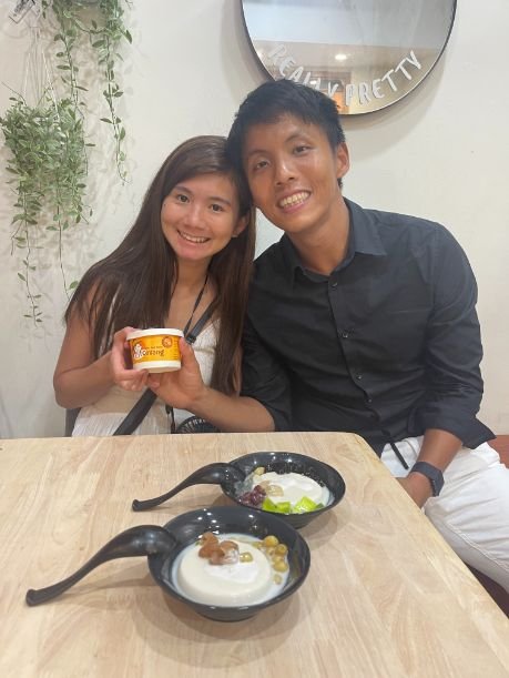 Regulus & his wife having Đậu Hũ / Tào Phớ by CoVang (Vietnamese Brand Tofu Pudding)