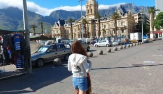 Female traveler at Cape Town Cityhall