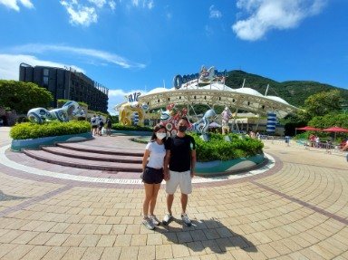 Frontdoor of HK Ocean Park with regulus couple in front