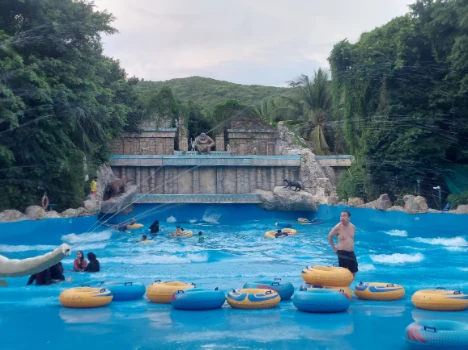 Splash Bay Vinwonders
