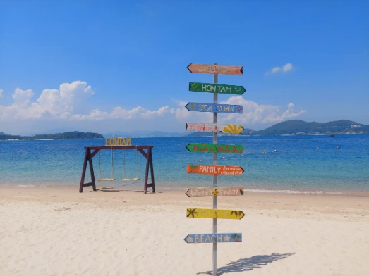 The return pier is near the Hon Tam resort beach