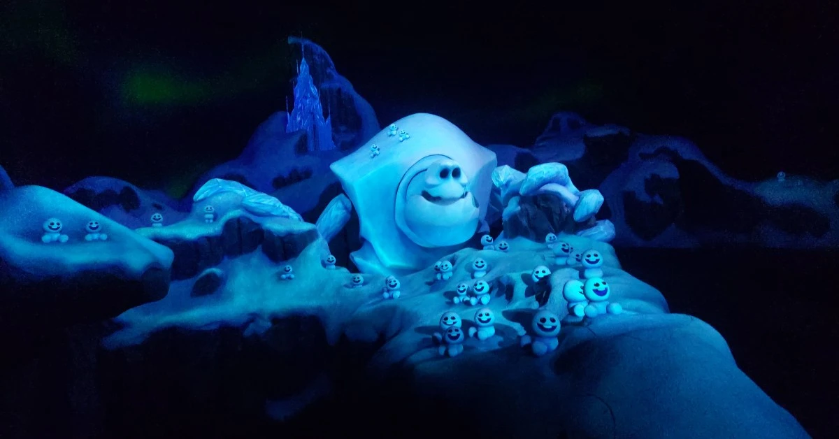 Hong Kong Disneyland Frozen Ride Review Feature Page with Marsmallow (big snow monsters) and snowgies