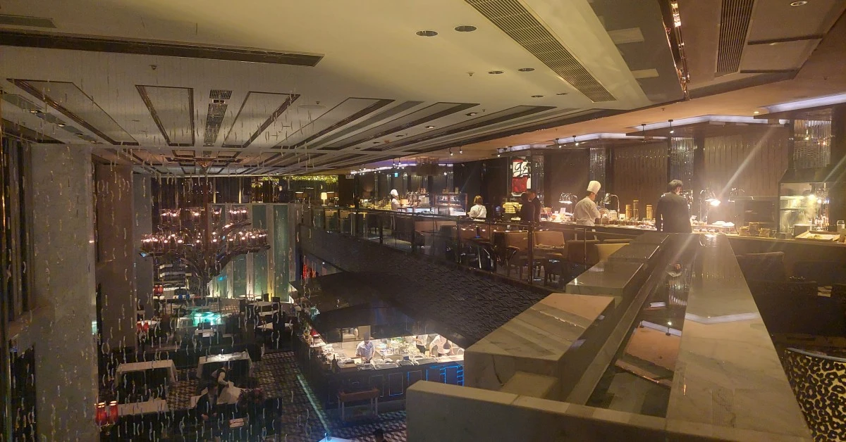 Ritz Carlton Hong Kong Buffet Review Feature PAge with the interior of cafe 103