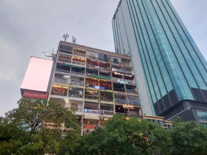 Cafe apartment is just 5 minutes walk from Cuu Van Long Premium