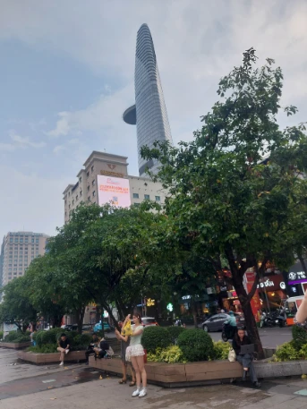 Cuu Van Long Buffet Is Located At Bitexco Financial Tower
