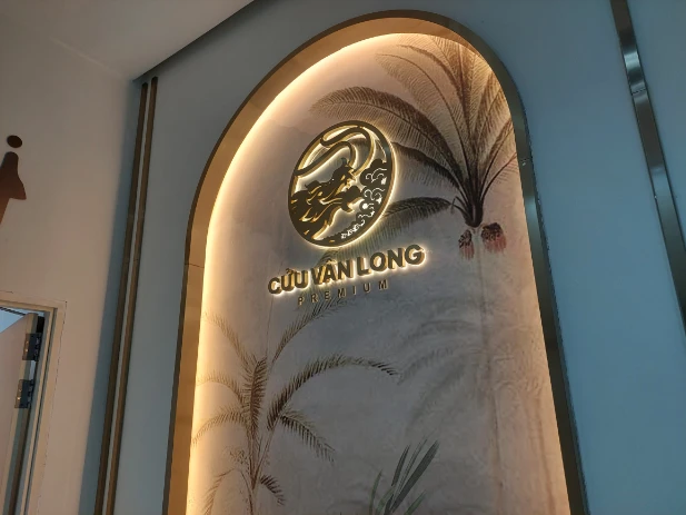 Cuu Van Long Logo