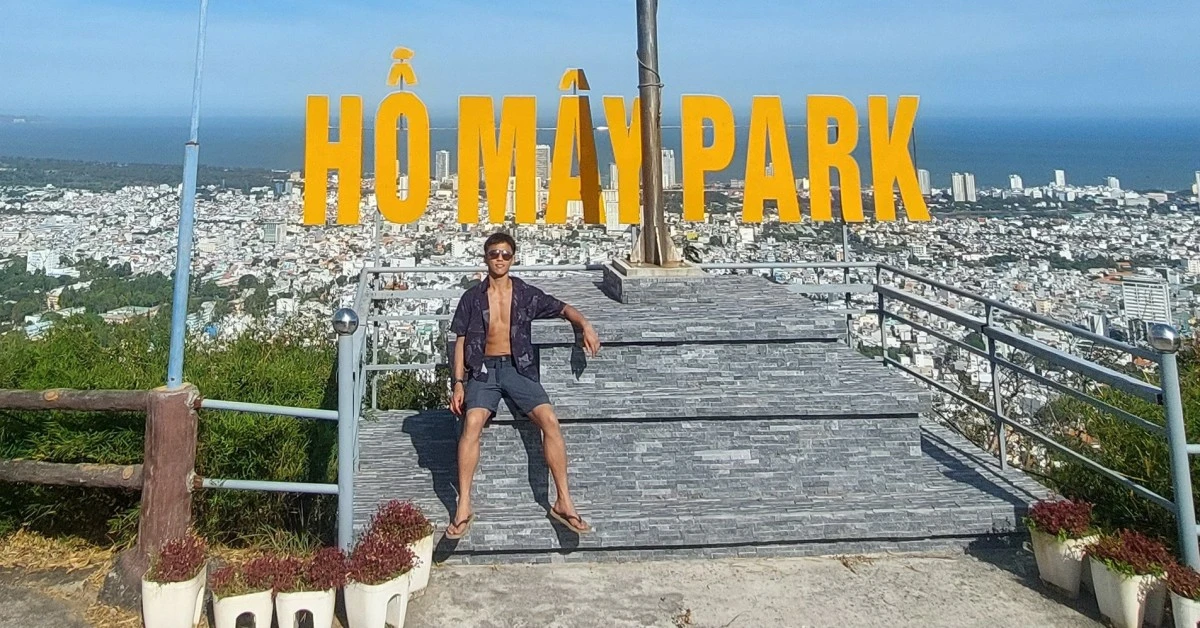 Ho-May-Park-Review-Feature-Page