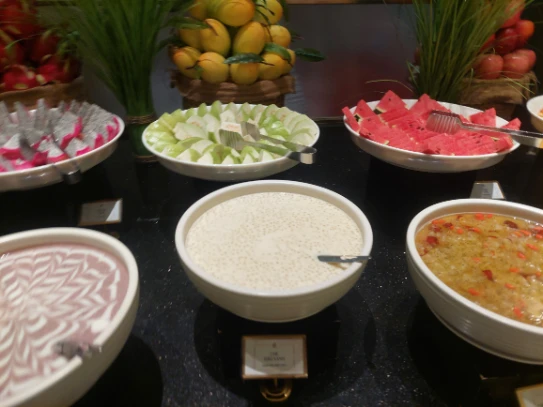 Local sweet soup and fruits