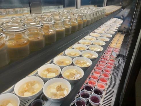 More bite size jelly and sweet soup