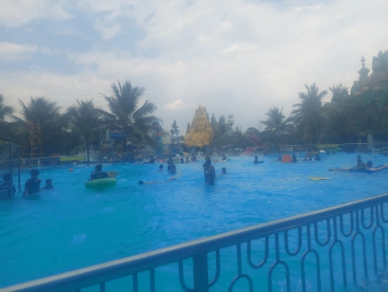 Other water activities like soccer at right hand side