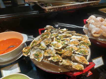 Oysters with garlics