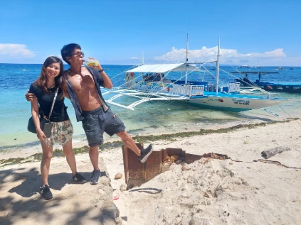 Arriving Alona Beach Panglao with regulus and his wife near the beach