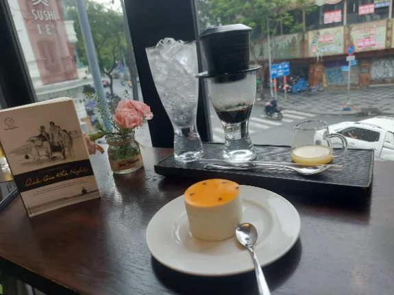 Enjoy coffee & cake at Trung Nguyen Legend Cafe