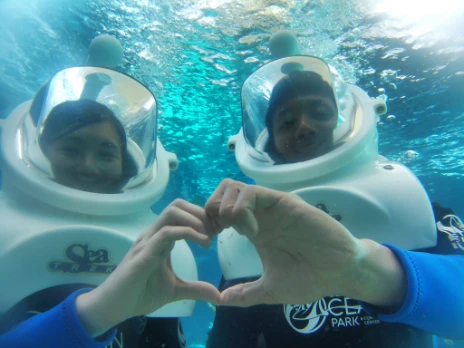 Taking photos under the sea