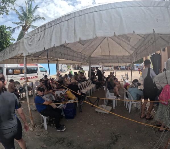 Waiting session for the boat to watching area