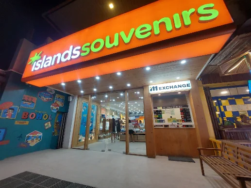Island souvenirs shop on Panglao island