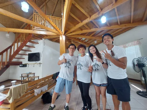 Living in a bungalow at Bohol