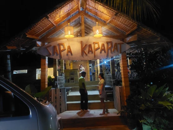 Van stops at Loboc River