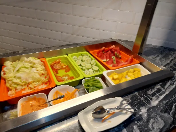 Simple salad bar session