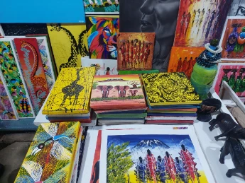 Different arts piecesin the Masai Moja Curio