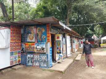 Via Via Artists' Market at the back of Natural History Museum