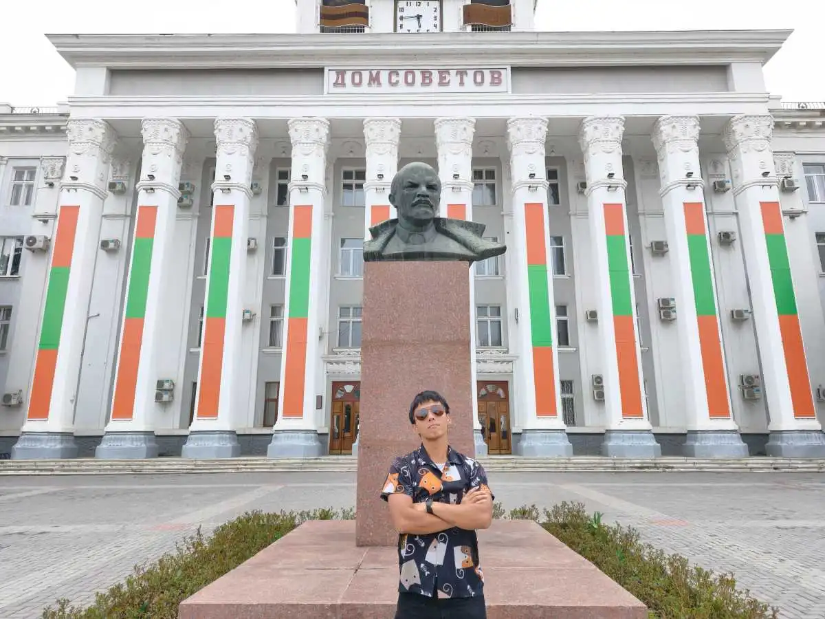 2-Days-In-Transnistria-Feature-Page